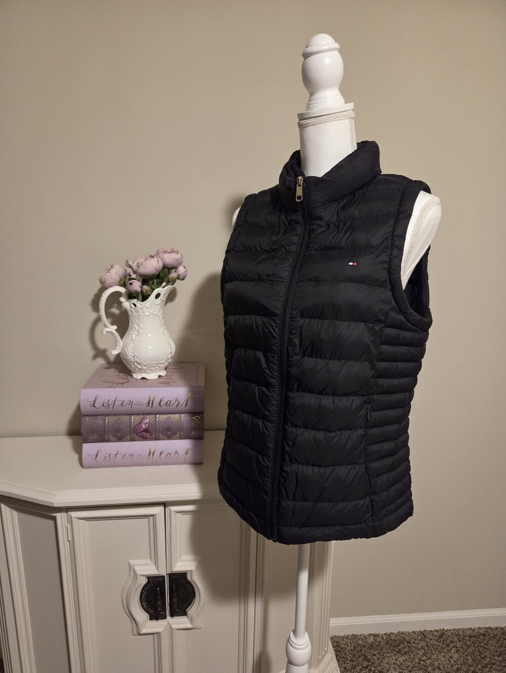 EUC Tommy Hilfiger Puffer Vest Medium